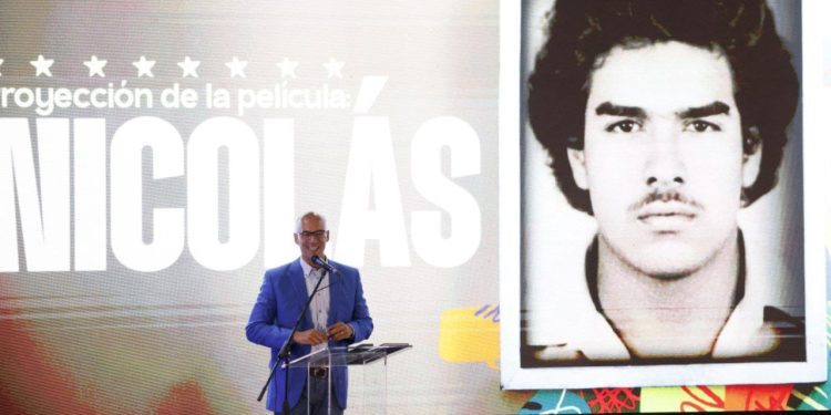 Nicolás: el origen se proyectará en los 5.336 circuitos comunales del país 1 Nicolás: el origen se proyectará en los 5.336 circuitos comunales del país
