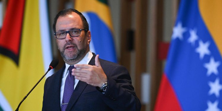 Canciller Gil asegura que "ni un euro " de la ayuda europea llega al pueblo venezolano 1 Canciller Gil asegura que «ni un euro » de la ayuda europea llega al pueblo venezolano