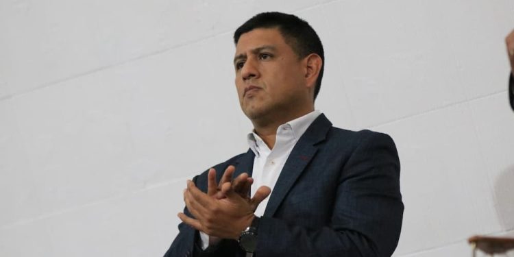 “Aquí esta el poder de la economía comunal” 1 “Aquí esta el poder de la economía comunal”