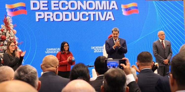 Se firma decreto para unificar protocolo de exportaciones no petroleras y postales 1 Se firma decreto para unificar protocolo de exportaciones no petroleras y postales