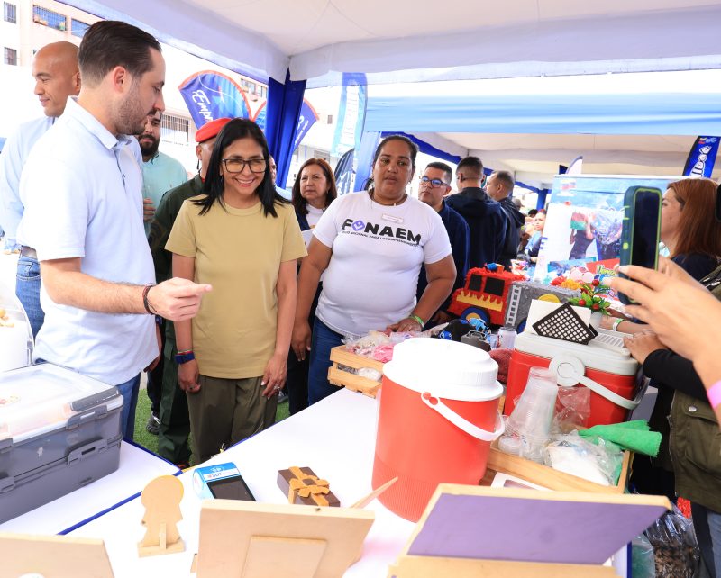 Presidenta (E) Delcy Rodríguez encabezó jornada de atención integral desde Fuerte Tiuna 2 15 ZC 6975 P
