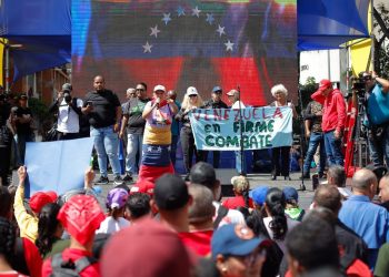 Pueblo venezolano inunda las calles en defensa de la soberanía nacional y exige el retorno del presidente Maduro y la Primera Dama Cilia Flores 7 IMG 20260104 172910 975