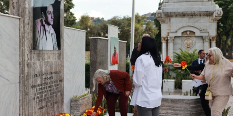 Gobierno Bolivariano rinde homenaje a pilares históricos de la Revolución y al Comandante Chávez en actos de reafirmación ideológica 1 IMG 20260105 220809 824