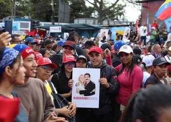 El pueblo Venezolano se movilizó masivamente exigiendo la liberación del presidente Maduro y la primera combatiente Cilia Flores 2 IMG 20260111 131635 191