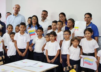 «El recurso petrolero y energético del país está destinado a nuestros niños y niñas» puntualizó Presidenta (E)