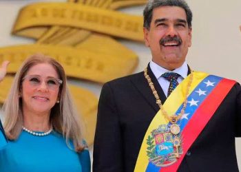 No estaba en los planes que a Cilia Flores se la llevaran a EEUU, pero ella exigió acompañar a su esposo Nicolás Maduro No hay mayor muestra de amor y fortaleza que esa