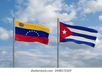 Venezuela rinde homenaje a 32 combatientes cubanos caídos en cumplimiento de su deber 3 cuba venezuela flags waving together 260nw 2448172329