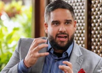 Nicolás Ernesto llama a la unidad y denuncia persecución familiar 8 Nicolás Ernesto llama a la unidad y denuncia persecución familiar
