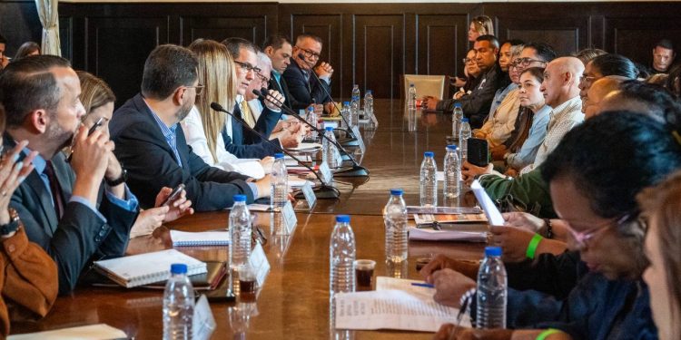 Comisión de Amnistía se reúne con familiares de víctimas de la violencia política en Venezuela 1 IMG 20260210 193104 774