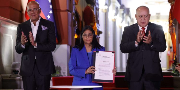 Presidenta (e) promulga Ley de Amnistía para la Convivencia Democrática 1 IMG 20260219 223011 286