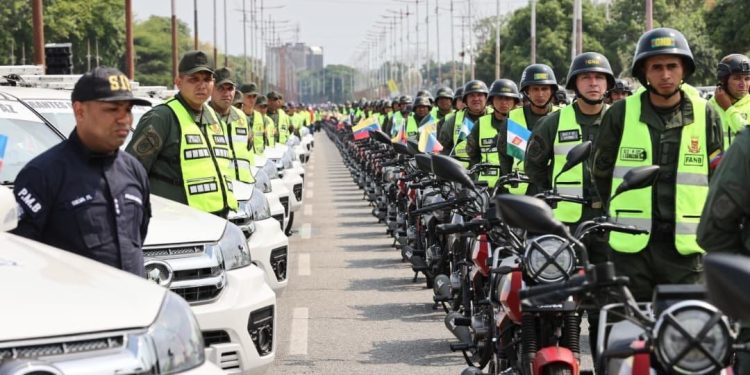 ¡Más seguridad para Barinas! Entregan 74 patrullas y 594 motos 1 ¡Más seguridad para Barinas! Entregan 74 patrullas y 594 motos