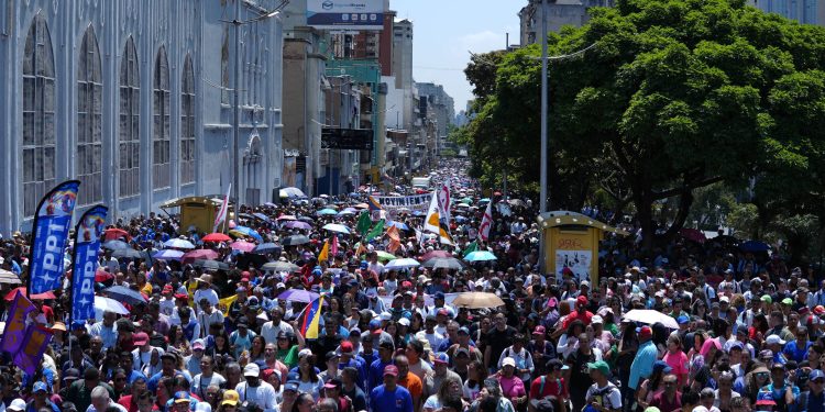 (+Fotos) “El Pueblo venezolano ha resistido mil batallas y siempre ha salido victorioso por la unidad” 1 (+Fotos) “El Pueblo venezolano ha resistido mil batallas y siempre ha salido victorioso por la unidad”