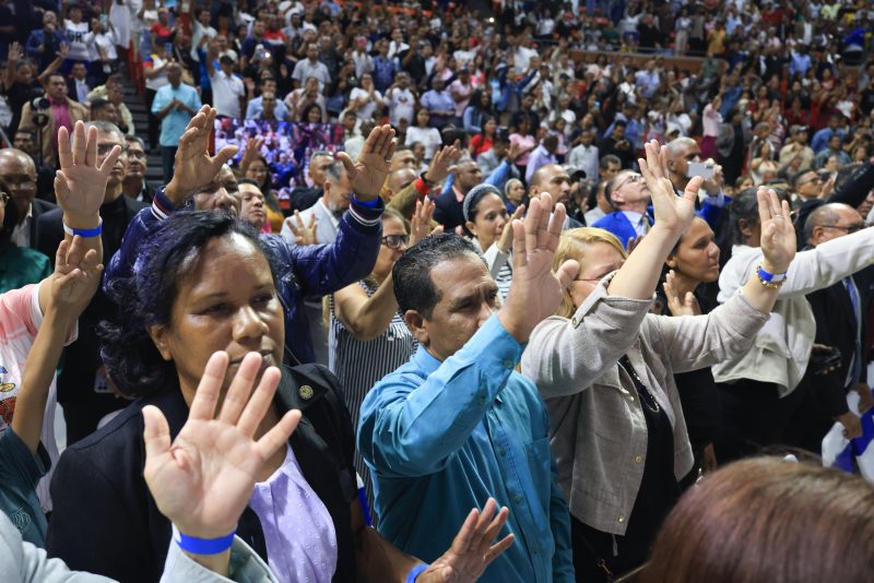 (+Fotos) Presidenta (E) Delcy Rodríguez pide por Venezuela junto al pueblo evangélico 5 IMG 20260327 181209 676
