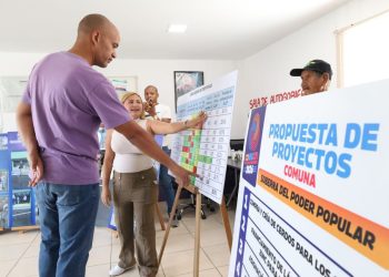 Consulta Popular es el instrumento para fortalecer democracia comunal, aseguró Héctor Rodríguez