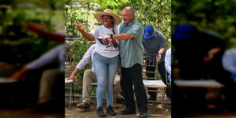 Cabello en Guárico: “Ningún pueblo del mundo ha resistido tanto como Venezuela ante las agresiones” 1 Cabello en Guárico: “Ningún pueblo del mundo ha resistido tanto como Venezuela ante las agresiones”