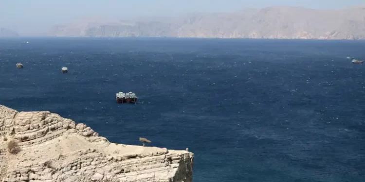 Irán suspende el tráfico de crudo por Estrecho de Ormuz tras nuevos ataques 1 Irán suspende el tráfico de crudo por Estrecho de Ormuz tras nuevos ataques