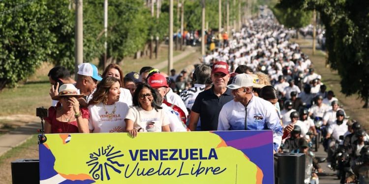 Presidenta (E) encabeza en Carabobo multitudinaria Peregrinación Nacional 1 Presidenta (E) encabeza en Carabobo multitudinaria Peregrinación Nacional