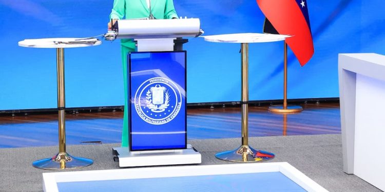 Presidenta (E) promulga Ley de Celeridad Administrativa y convoca peregrinación contra el bloqueo