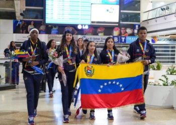 Venezuela recibe con honores a la delegación juvenil que brilló en los Juegos Suramericanos Panamá 2026 7 Venezuela recibe con honores a la delegación juvenil que brilló en los Juegos Suramericanos Panamá 2026