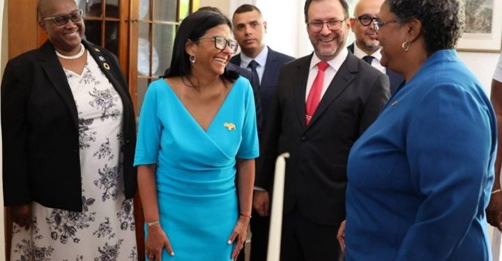 Encuentro histórico en Barbados: se fortalece la cooperación bilateral