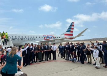 ¡Adiós a las escalas! El primer vuelo Miami-Caracas aterriza en Maiquetía 7 ¡Adiós a las escalas! El primer vuelo Miami-Caracas aterriza en Maiquetía