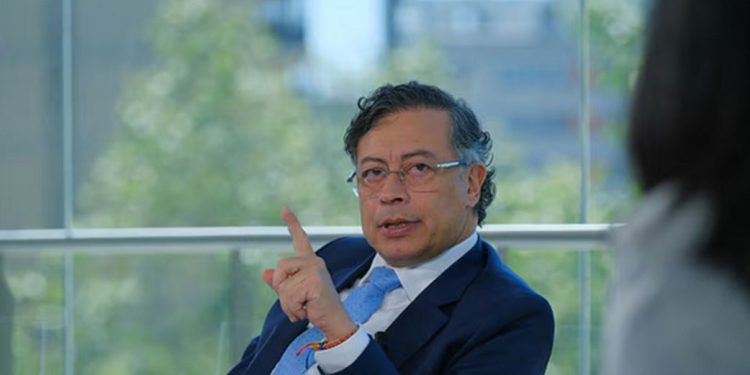 Petro denuncia plan de desestabilización en Colombia con armamento proveniente de Ecuador 1 Petro denuncia plan de desestabilización en Colombia con armamento proveniente de Ecuador