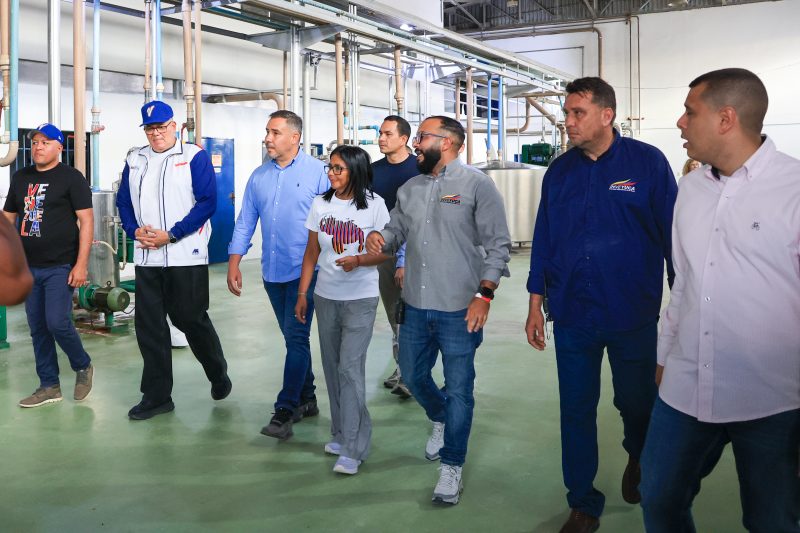 (+Fotos) Inspección a la planta Inveyuca para impulsar el motor exportador no petrolero 4 06 ZC 1013 P