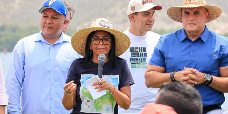 Presidenta (E) Delcy Rodríguez lidera caravana y encuentro con pescadores en Anzoátegui como parte de la Gran Peregrinación Nacional 1 Presidenta (E) Delcy Rodríguez lidera caravana y encuentro con pescadores en Anzoátegui como parte de la Gran Peregrinación Nacional