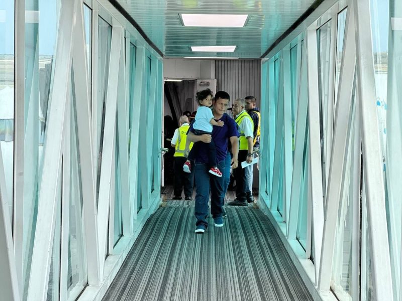 Puente aéreo Miami-Caracas: 157 venezolanos se reincorporan al país tras nuevo vuelo de repatriación 4 5172504130931592279