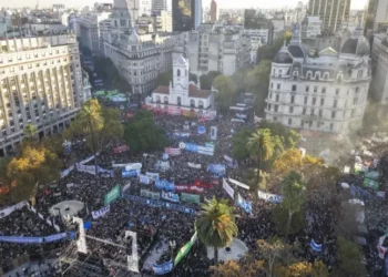 Multitudinario rechazo en Argentina al ajuste educativo de Milei 5 Multitudinario rechazo en Argentina al ajuste educativo de Milei
