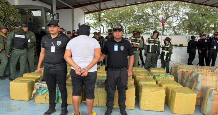 Comisiones Mixtas del CICPC, GOES y GNB Incautan más de 3.5 Toneladas de Droga en Apure 1 Comisiones Mixtas del CICPC, GOES y GNB Incautan más de 3.5 Toneladas de Droga en Apure
