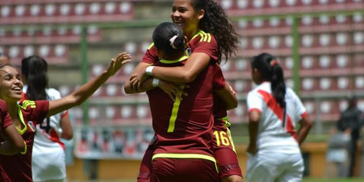 ¡A semifinales! La Vinotinto femenina sub-17 golea a Perú y se mete entre las mejores de Sudamérica 1 ¡A semifinales! La Vinotinto femenina sub-17 golea a Perú y se mete entre las mejores de Sudamérica